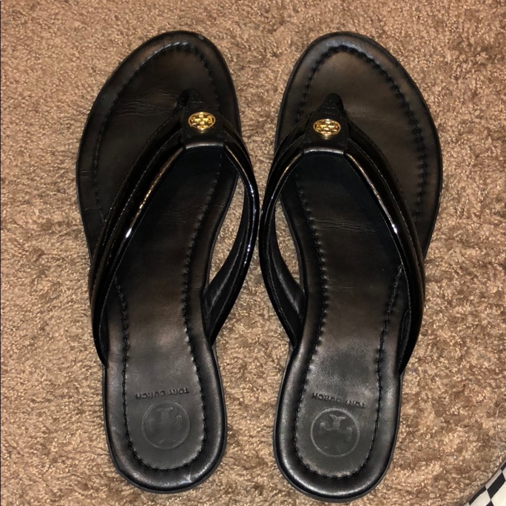 tory burch flip flops